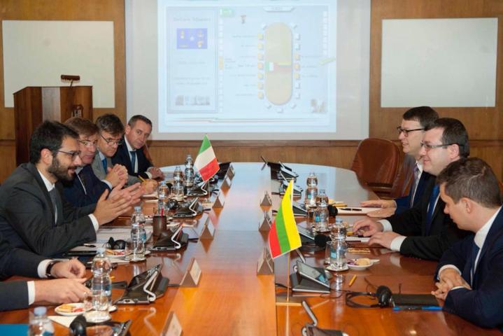 incontro bilaterale italia lituania sottosegretario ministero difesa angelo tofalo Edvinas Kerza