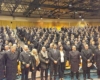 Oggi a Taranto ho visitato le eccellenze della Marina Militare e ho avuto una serie di incontri con il personale militare e civile. Mi accompagnano in questa intensa due giorni il Capo di Stato Maggiore della Marina, Ammiraglio Valter Girardelli assieme ai colleghi deputati Alessandra Ermellino, Giovanni Vianello e la senatrice Daniela Donno. Abbiamo iniziato con un briefing di presentazione della più importante realtà marittima che insiste nella città Taranto, un polo strategico per la nostra Marina Militare e per la Difesa. Ho avuto l’occasione di vedere, approfondire e toccare con mano una Forza armata che condivide la sua essenza con la collettività, mettendo a disposizione servizi e aree militari. Un approccio omni-comprensivo che coinvolge dunque industria, cittadinanza e territorio, in modo armonico. Taranto esprime un forte carattere “marittimo”. Sono oltre 9800 le donne e gli uomini con le stellette e più di 3500 i dipendenti civili del Ministero della Difesa impiegati nelle basi della Marina. Nel 2018 la Marina Militare ha erogato stipendi per circa 486 milioni di euro. Non potevo di certo mancare di abbracciare affettuosamente i familiari del Primo Maresciallo Gioacchino Verde che in queste ore lotta per non lasciarci, dopo il grave incidente in cui è stato coinvolto. In questi momenti di profonda apprensione la Marina Militare ha predisposto ogni forma di supporto e assistenza per il suo nostromo! Quello che possiamo fare è stargli vicino, continuare a sperare e pregare. Interessanti le attività del Comando Flottiglia Sommergibili di Taranto, Submarine Operation Autority nazionale, che ha il controllo operativo dei sommergibili in mare. Stiamo parlando degli occhi della Marina Militare sul Mediterraneo ed oltre. Sono enormi agenti segreti, veri e propri gioielli di tecnologia. Nel programma della visita ho voluto inserire anche un incontro con le rappresentanze sindacali per ascoltare le esigenze e continuare il dialogo costruttivo iniziato dal Ministro. Mi è dispiaciuto sentire parlare gli stessi dipendenti di politiche disastrose portate avanti dai governi precedenti. Oggi corriamo il rischio di perdere un prezioso know how che assicura l'operatività della nostra flotta militare. I problemi dell'Arsenale sono della Difesa e quindi del Paese. Nella Scuola Sottufficiali ho incontrato i ragazzi e le ragazze che hanno deciso di servire la Patria indossando l’uniforme della nostra Marina Militare. Determinati e pronti a dedicare la loro vita al mare e alle Istituzioni. Vivono, studiano e si addestrano in questo centro che è al pari del più moderno campus universitario. Per la prima volta la Marina del Qatar ha chiesto di poter formare i suoi allievi in questo Istituto all’avanguardia. Gli standard della nostra Marina Militare sono tra i più elevati al mondo grazie a strutture innovative, programmi formativi di altissimo livello e istruttori di primissimo ordine. Per avere ottimi marinai è importante investire nell’addestramento e soprattutto sull’elemento umano che rimane la nostra risorsa più preziosa. Un’altra importante realtà tecnologica è il Centro Addestramento Aeronavale della Marina Militare, un’eccellenza nella formazione del personale con compiti tecnico-operativi. Nella stessa sede c’è anche il Centro Programmazione impegnato in sperimentazione, sviluppo e gestione di codici software e sistemi Data Link. Questo è il resoconto di una giornata intensa che proseguirà domani.