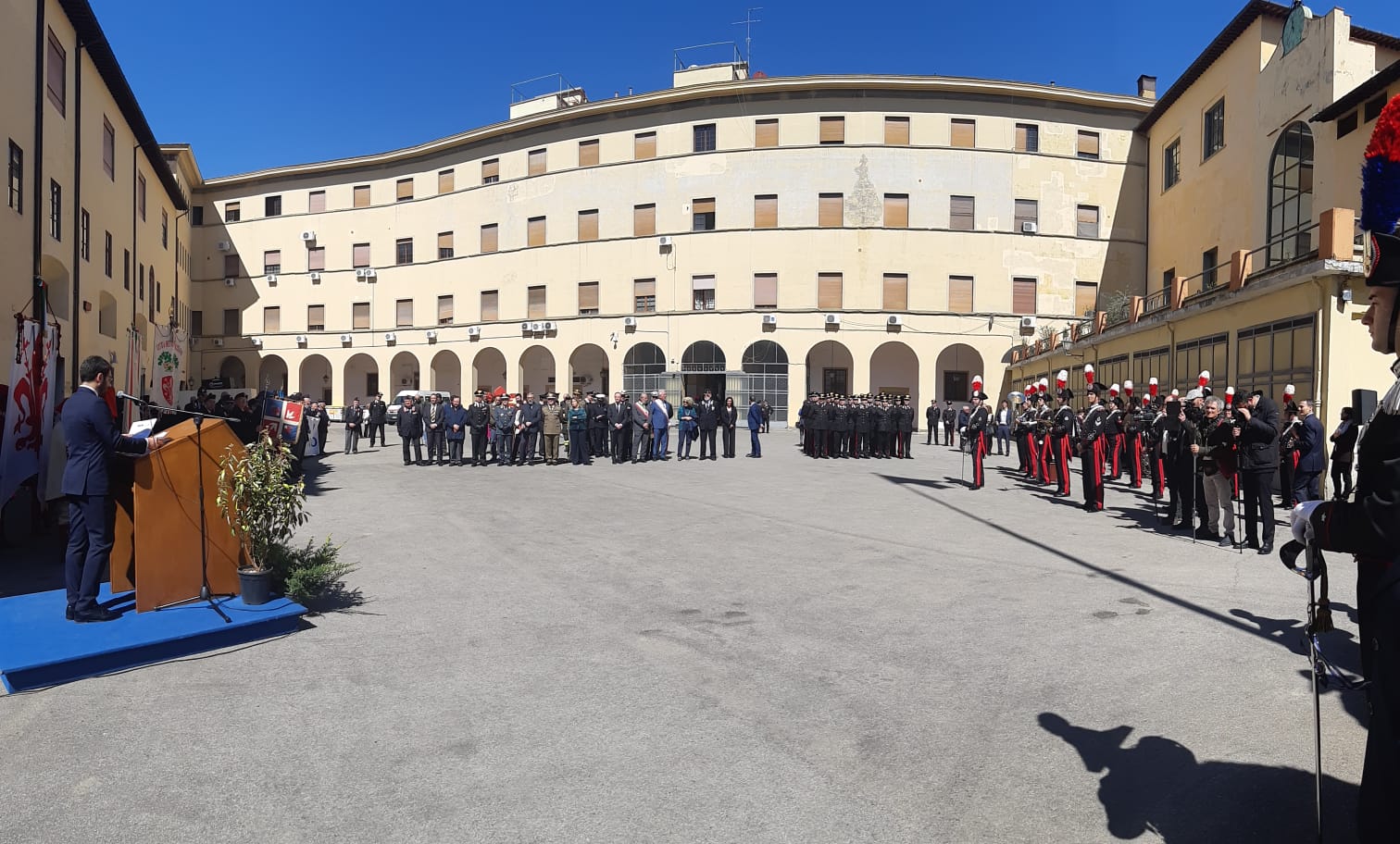 Angeli del fango omaggio Carabinieri alluvione Firenze 1966 angelo tofalo sottosegretario ministro difesa movimento 5 stelle