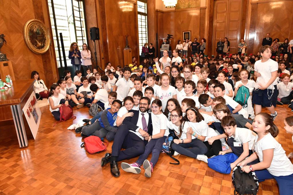 spieghiamo le ali storia del volo leonardo da vinci bambini elementari angelo tofalo sottosegretario ministro difesa palazzo aeronautica roma