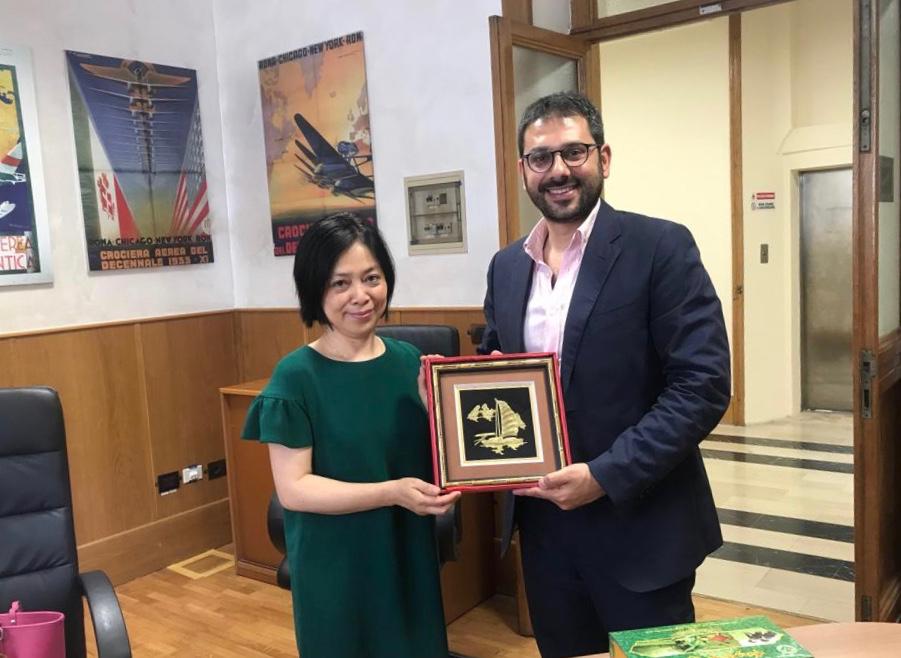 Angelo Tofalo incontra ambasciatrice vietnam Nguyen Thi Bich Hue