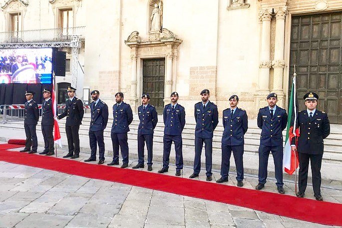Consegna l Aquila Turrita agli allievi dell’Aeronautica