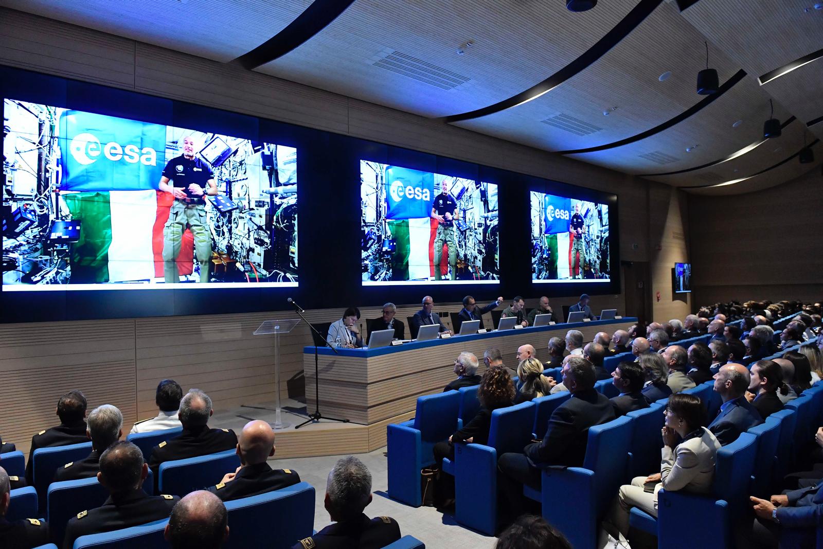 luca parmitano spazio aeronautica militare video