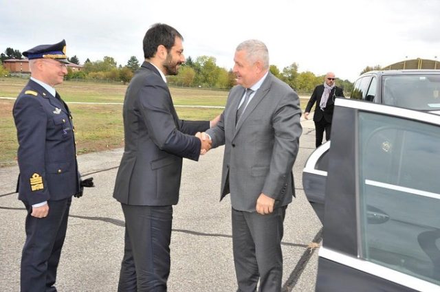 Angelo Tofalo incontra il sottosegretario per la Difesa della Polonia in occasione visita stabilimento FACO di Cameri