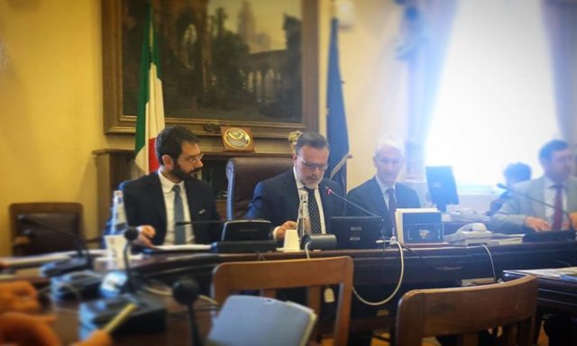 Il Sottosegretario di Stato Angelo Tofalo in IV Commissione Difesa accanto al Presidente Gianluca Rizzo