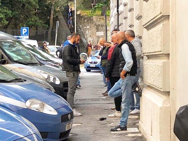 la sparatoria che si è verificata poche ore fa davanti la Questura di Trieste