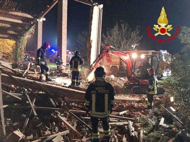 Tragedia ad Alessandria esplosione in una palazzina provoca la morte di tre Vigili del fuoco
