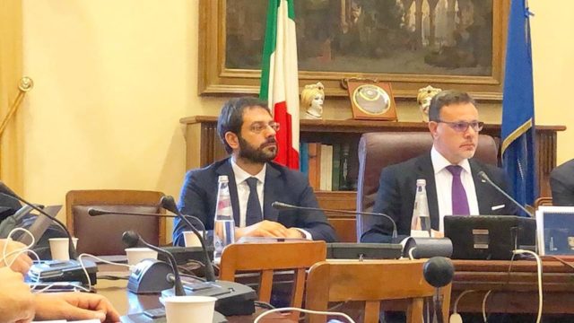 il sottosegretario di stato alla difesa angelo tofalo ed il presidente della commissione difesa gianluca rizzo in iv commissione difesa alla camera dei deputati