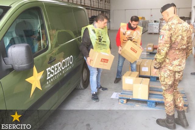 Esercito italiano partecipa alla Giornata nazionale della colletta alimentare Esercito italiano partecipa alla Giornata nazionale della colletta alimentare