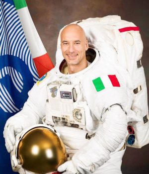 Luca Parmitano torna a casa dallo spazio e lascia la Stazione Spaziale Internazionale