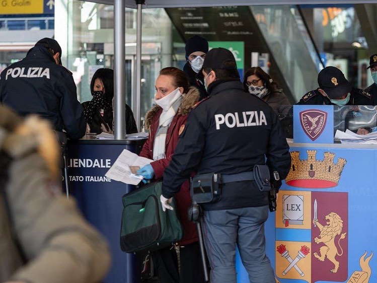Continuano i controlli di polizia per il contenimento del contagio COVID-19 (1)