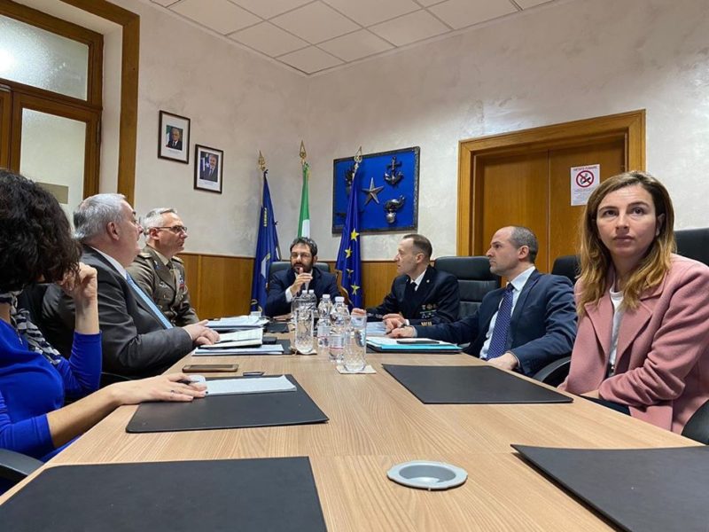 Il Sottosegretario di Stato Angelo Tofalo si occupa del personale civile della Difesa 