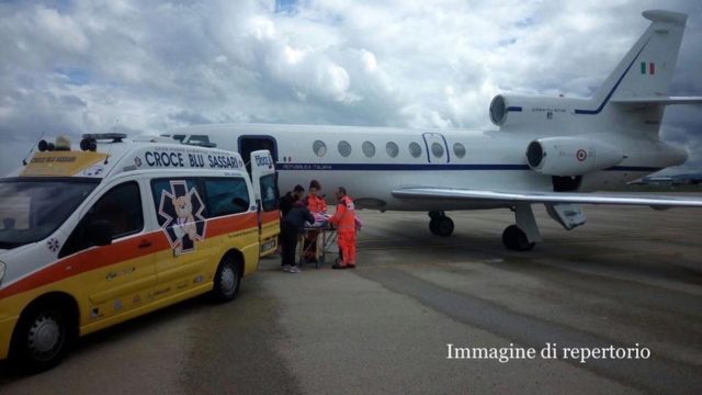 Trasporto sanitario urgente di una bimba con Falcon 50 dell'Aeronautica Militare
