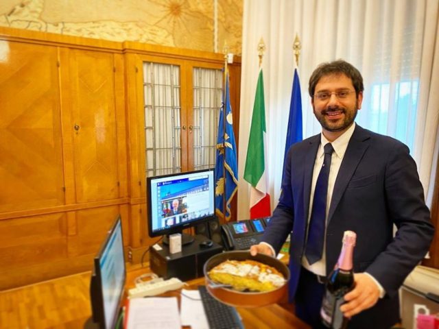 Il Sottosegretario al Ministero della Difesa Angelo Tofalo compie 39 anni Il Sottosegretario al Ministero della Difesa Angelo Tofalo compie 39 anni