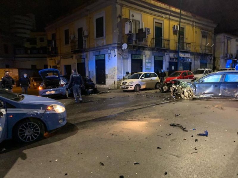 napoli rapina ucciso poliziotto incidente
