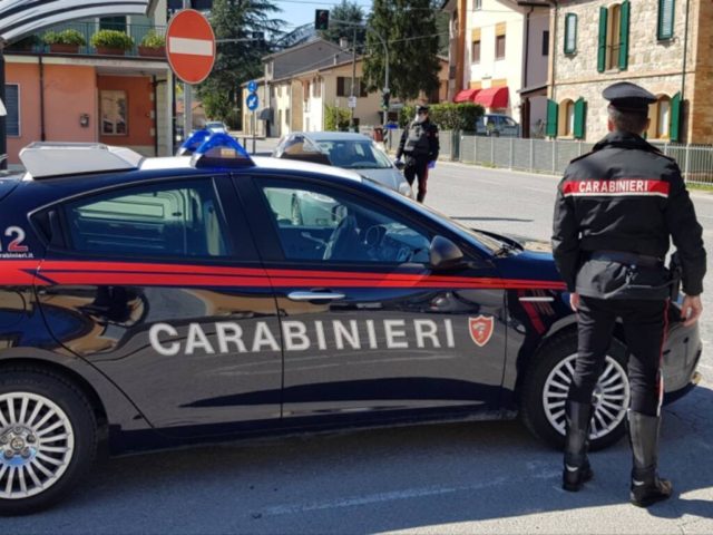 Mordano, carabiniere travolto da ladri in fuga Mordano, carabiniere travolto da ladri in fuga