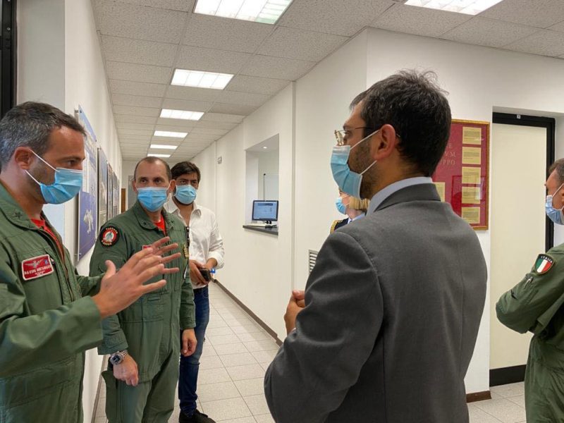 Angelo Tofalo ad Istrana all'alzabandiera con il 51esimo stormo