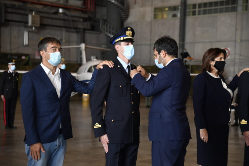 Angelo tofalo consegna aquila turrita aeronautica militare