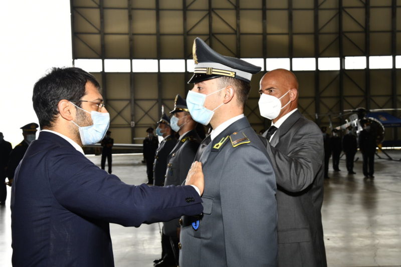 Angelo tofalo consegna aquila turrita aeronautica militare