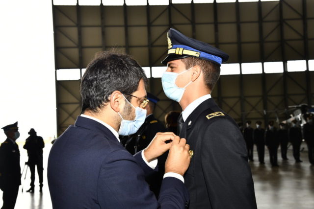Angelo tofalo consegna aquila turrita aeronautica militare