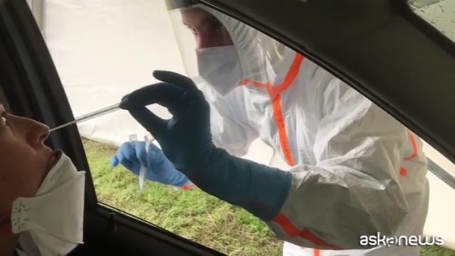 L’Esercito è già in prima linea, nelle strade e tra la gente, per fare i tamponi ai cittadini. Così le Forze armate supportano il Servizio Sanitario Nazionale.