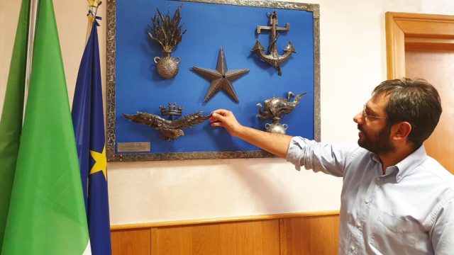 L'opera di Remo Zoli per il Sottosegretario alla Difesa Angelo Tofalo