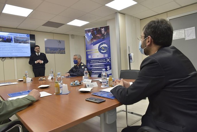 Angelo Tofalo Visita il Quartier Generale di EUNAVFOR MED Operazione Irini (1)