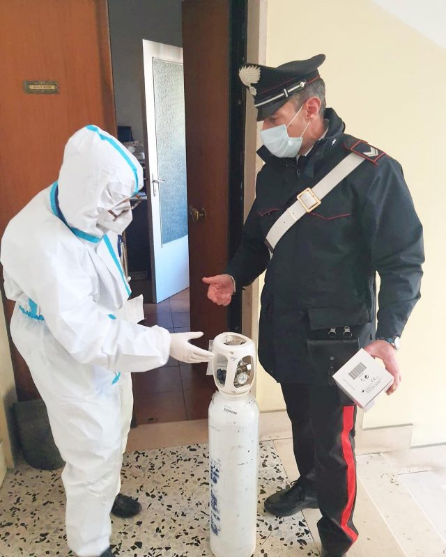 Tempestivo intervento dei Carabinieri in soccorso di un paziente Covid a Salerno Tempestivo intervento dei Carabinieri in soccorso di un paziente Covid a Salerno