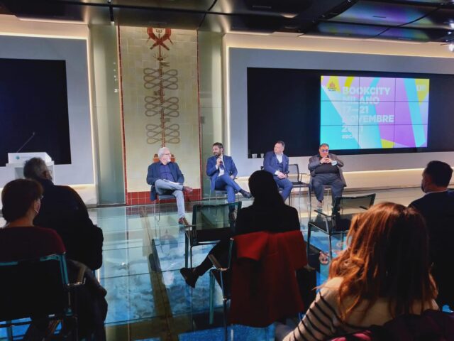 Angelo Tofalo e Aldo Giannuli presentano Intelligence Collettiva al Bookcity Milano 2021 Angelo Tofalo e Aldo Giannuli presentano Intelligence Collettiva al Bookcity Milano 2021